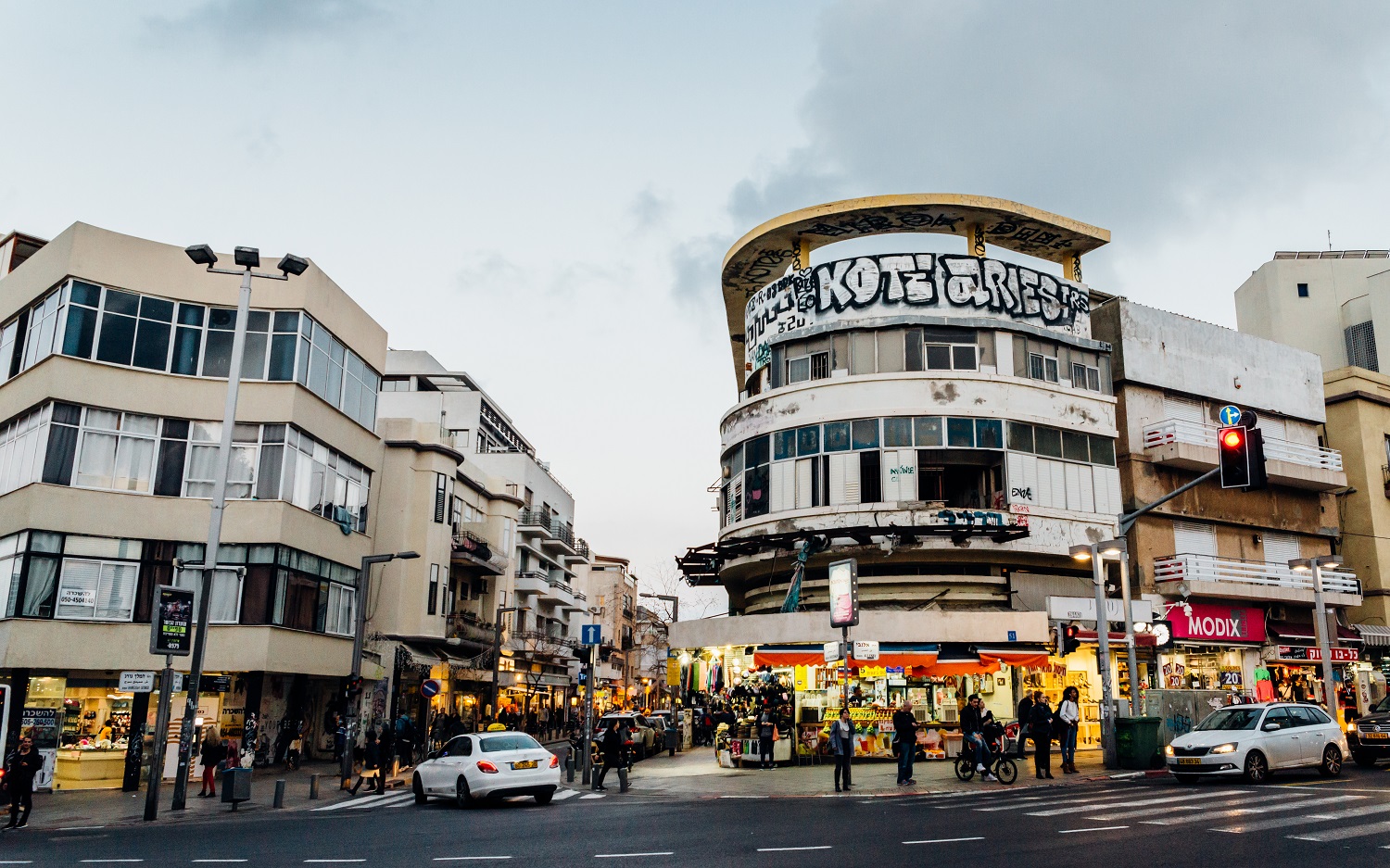tel aviv at night