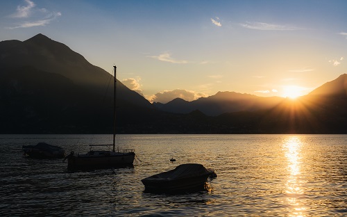 sunset lake como