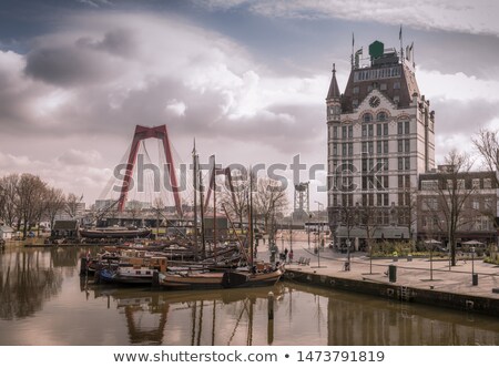 oudehaven-harbor-historical-houseboats-white-450w-1473791819