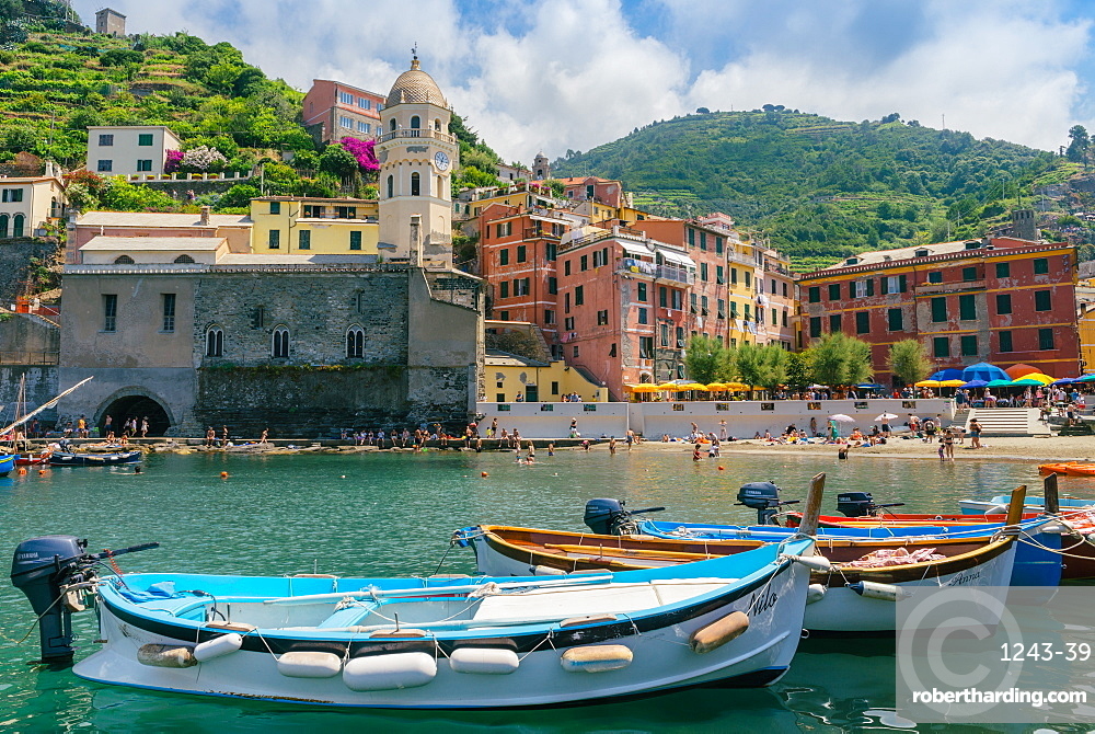 Harbour at Vernazza, Cinque Terre, Italy